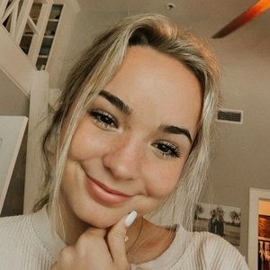 Meet your Posher, Ava